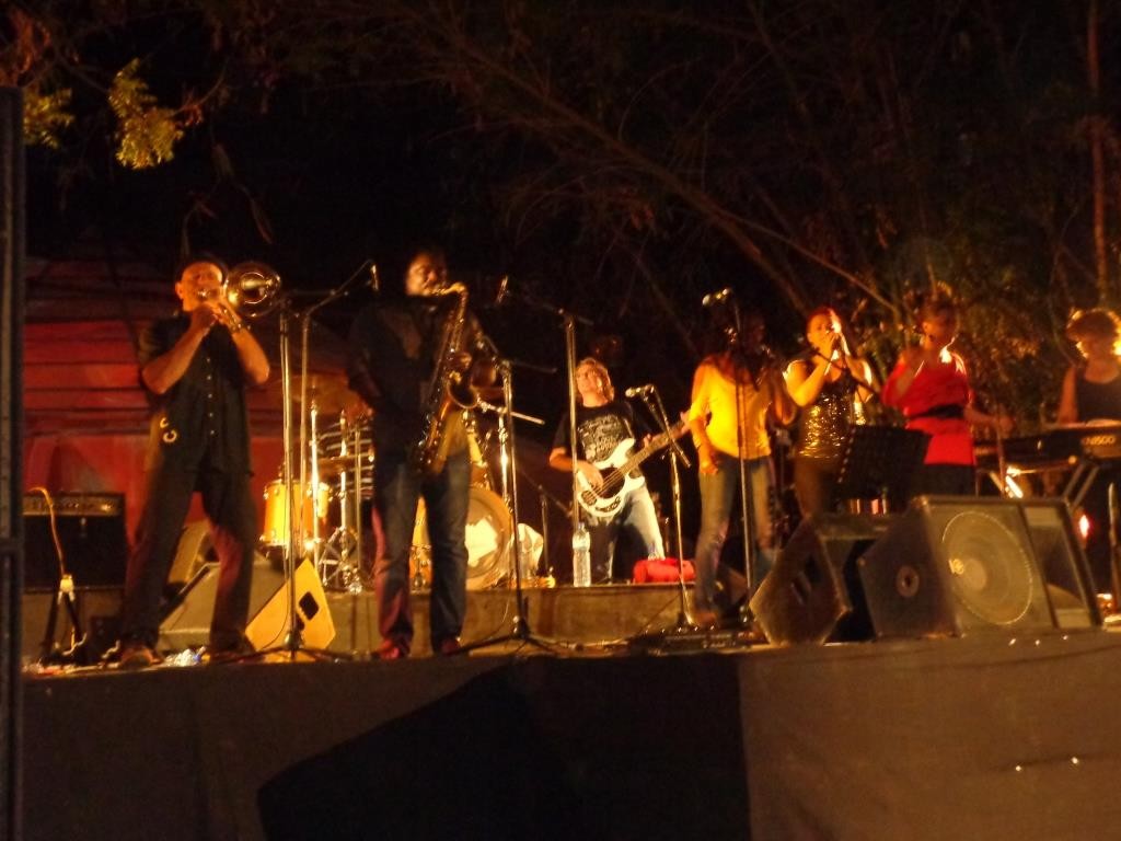 Article : IMPORT-EXPORT : la culture aussi s’importe